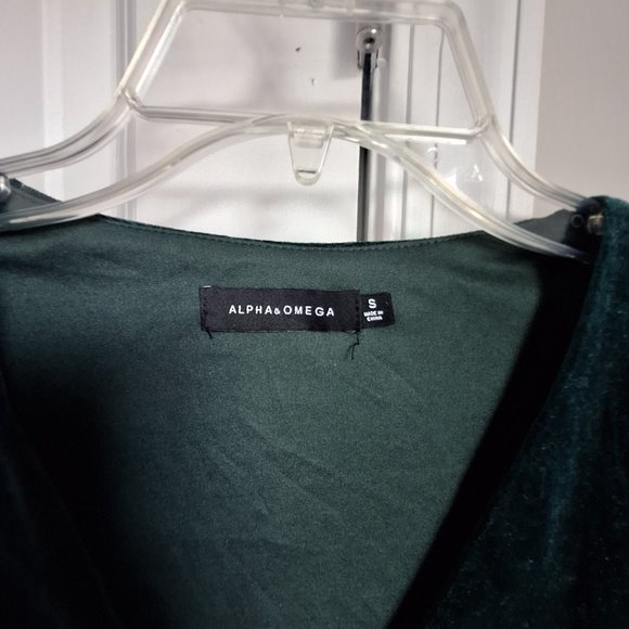 "To Be Loved" velvet dress - Picture 3 of 3